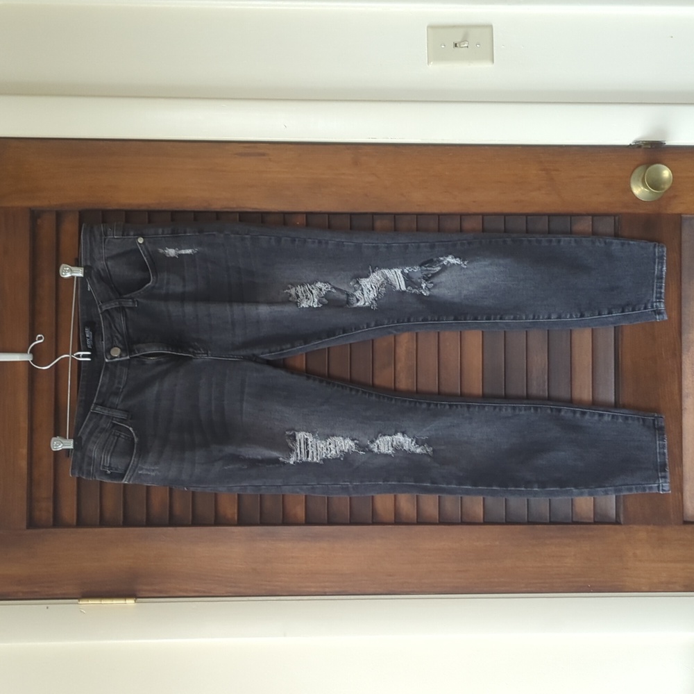 Judy Blue Los Angeles skinny distressed jeans size 15 or 32